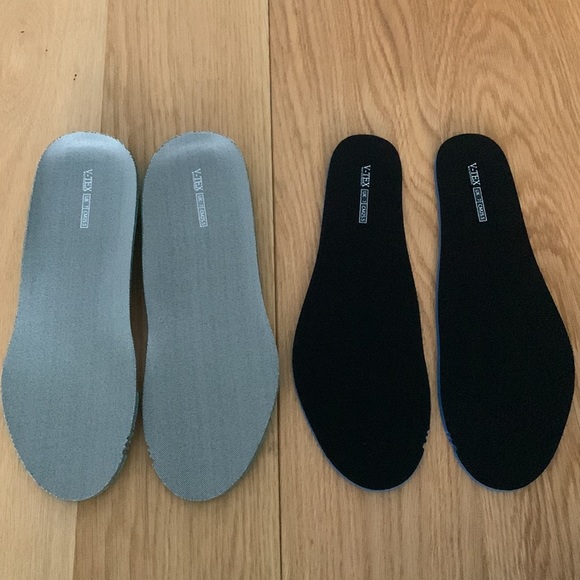 V-TEX waterproof running shoes and extra insoles - Picture 5 of 8